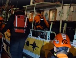 Kapal Yacht Alami Kerusakan Mesin di Cilacap, Tim SAR Evakuasi 5 Penumpang