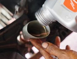 Cara Mengganti Oli Mesin Setelah Dipakai Liburan