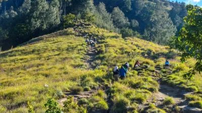 Pendaki Swiss Terjatuh di Rinjani Berhasil Dievakuasi Lewat Jalur Udara