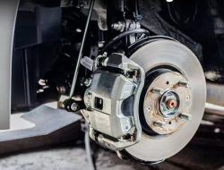Waspadai Rem Mobil Blong, Kenali Penyebab dan Cara Mencegahnya