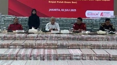 Kejagung Perlihatkan Uang Korupsi CPO Sebanyak Rp1,3 M