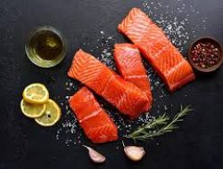 Manfaat Ikan Salmon: Nutrisi, manfaat ikan salmon, dan Tips Memasak
