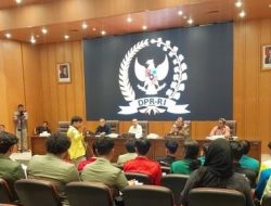 Bebaskan Pedemo, DPR Desak Kapolri Lepas Massa Aksi