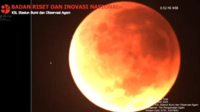 Gerhana Bulan Total atau Blood Moon Warnai Langit Indonesia