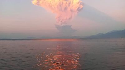 Gunung Lewotobi Meletus Tiga Kali, Warga Diminta Tetap Waspada