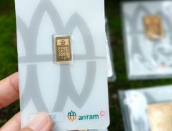 Harga Emas Antam di Awal November Turun Rp15.000 per Gram