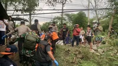 Polisi Selidiki Mayat Kerangka Tergantung di Garut, Identitas Korban Masih Misterius