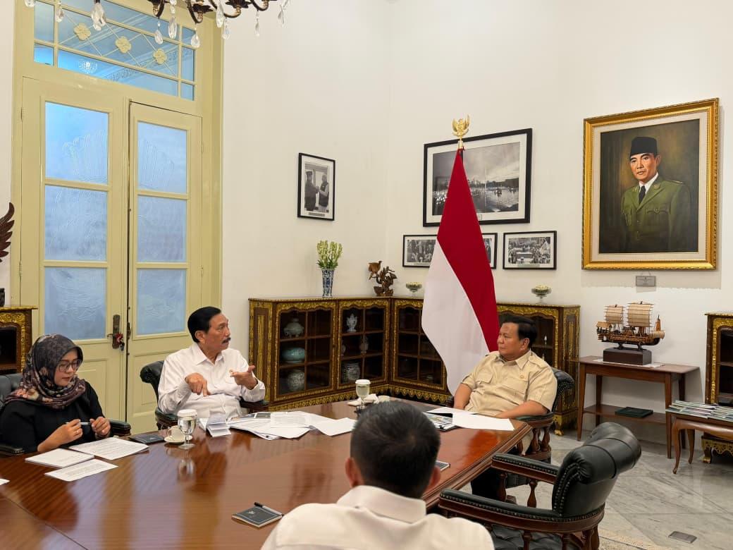 Luhut Lapor ke Prabowo, Bahas Bencana Sumatera?